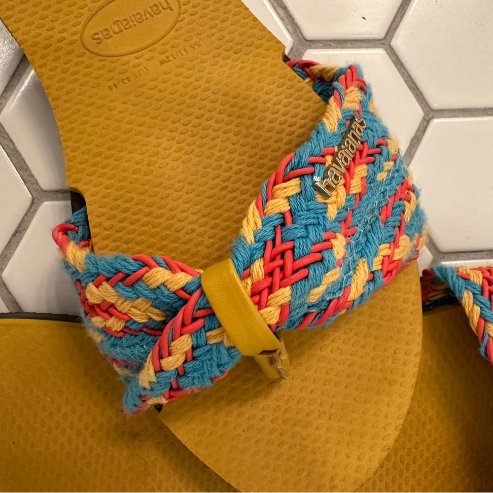 Women’s Havaianas You St. Tropez Slip On Sandals Woven Yellow Size 41/42